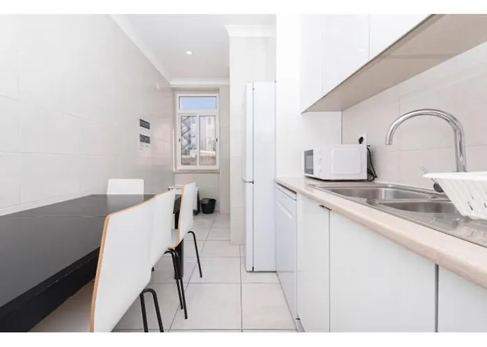 Lejlighed Houze Spacious 4 Bedroom Flat Near Zoo Lisboa